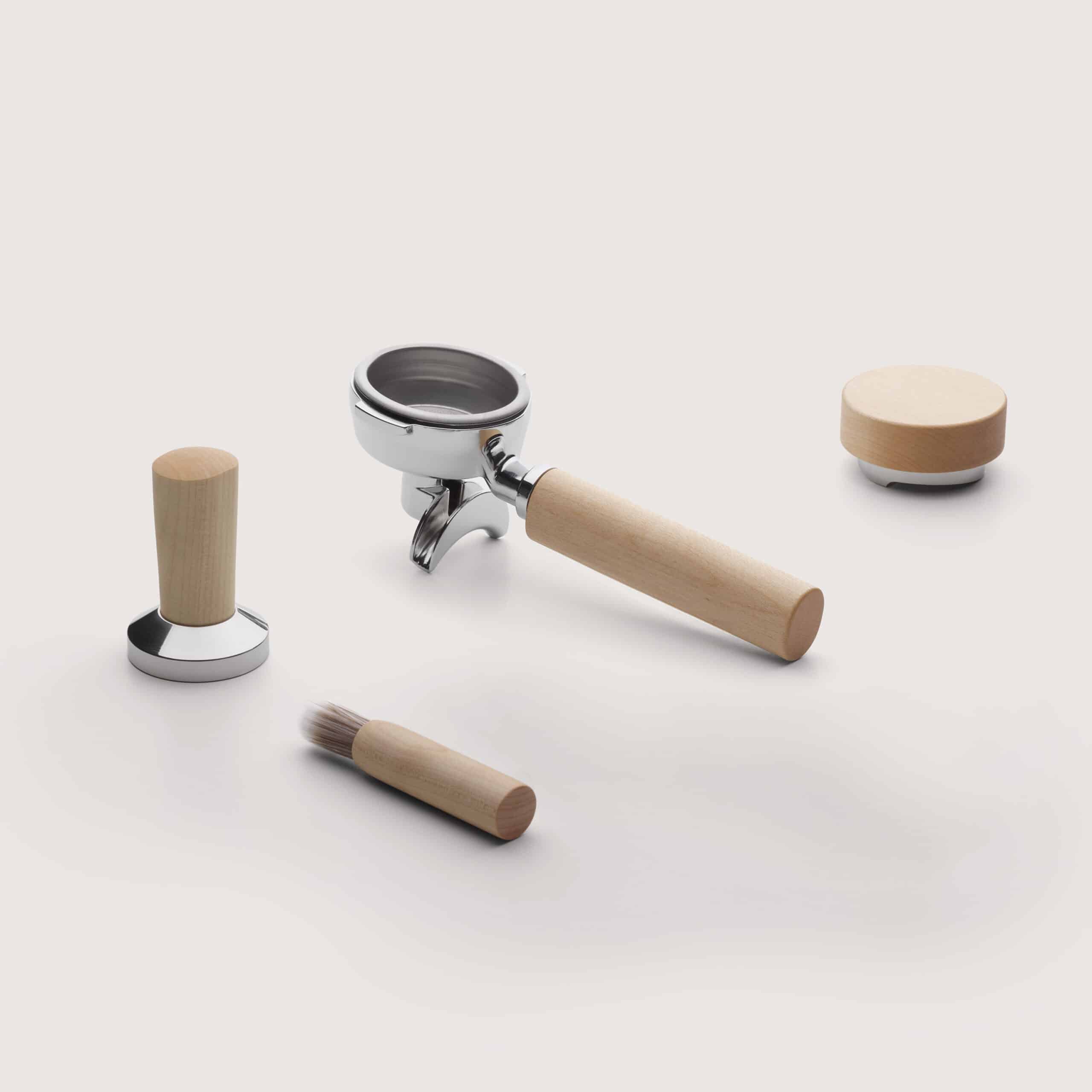LIGRE Zubehörset mit stilvollen Accessoires aus Ahornholz für Kaffeeliebhaber.
