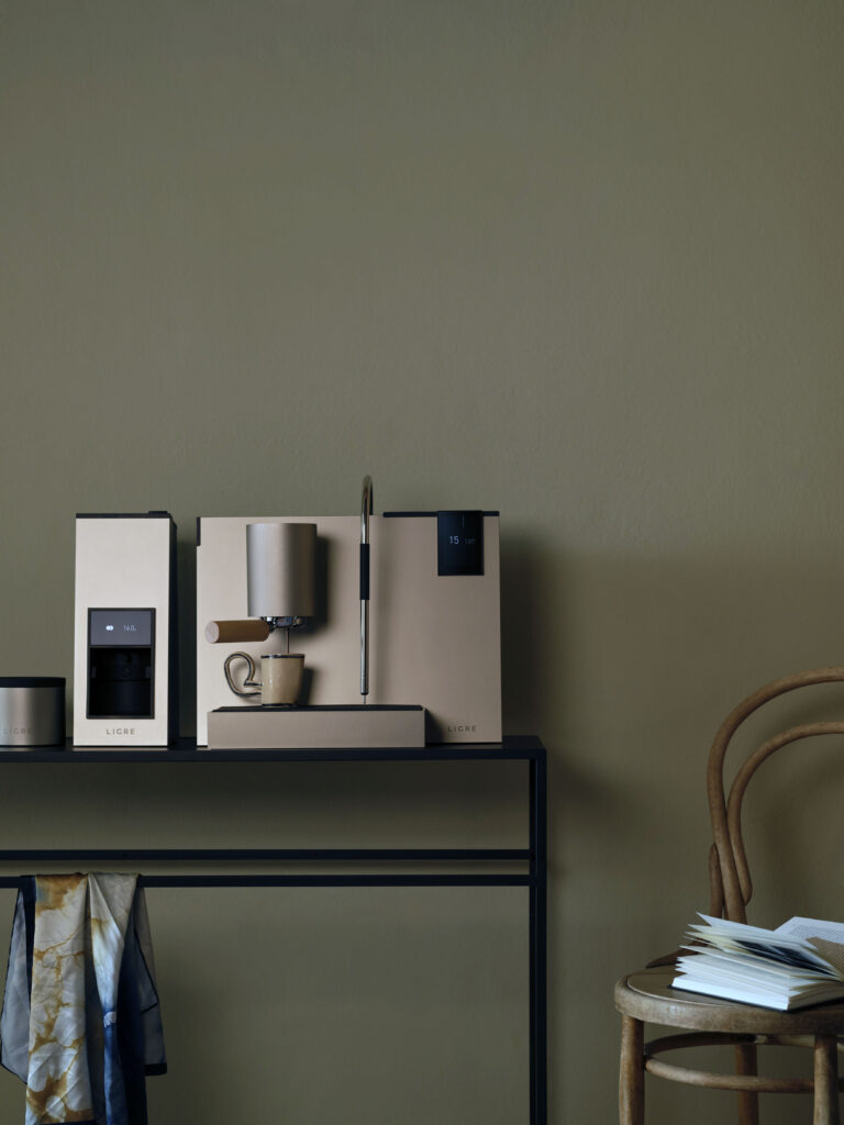 LIGRE Youn Siji moderne Espressomaschine im eleganten Design für Kaffeegenuss.
